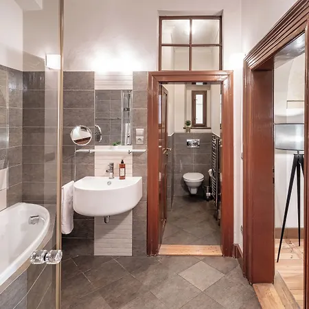 3 Epoques By Adrez Apartman