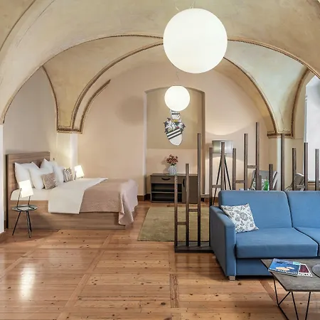 3 Epoques By Adrez Apartman *