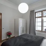 Apartment 3 Epoques By Adrez